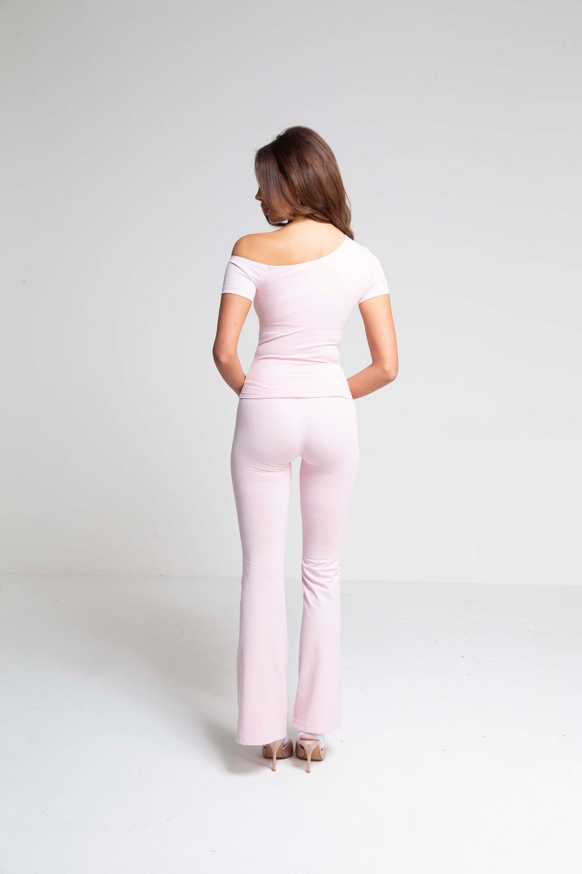 HIGH WAISTED FLARED LEGGINGS image 5