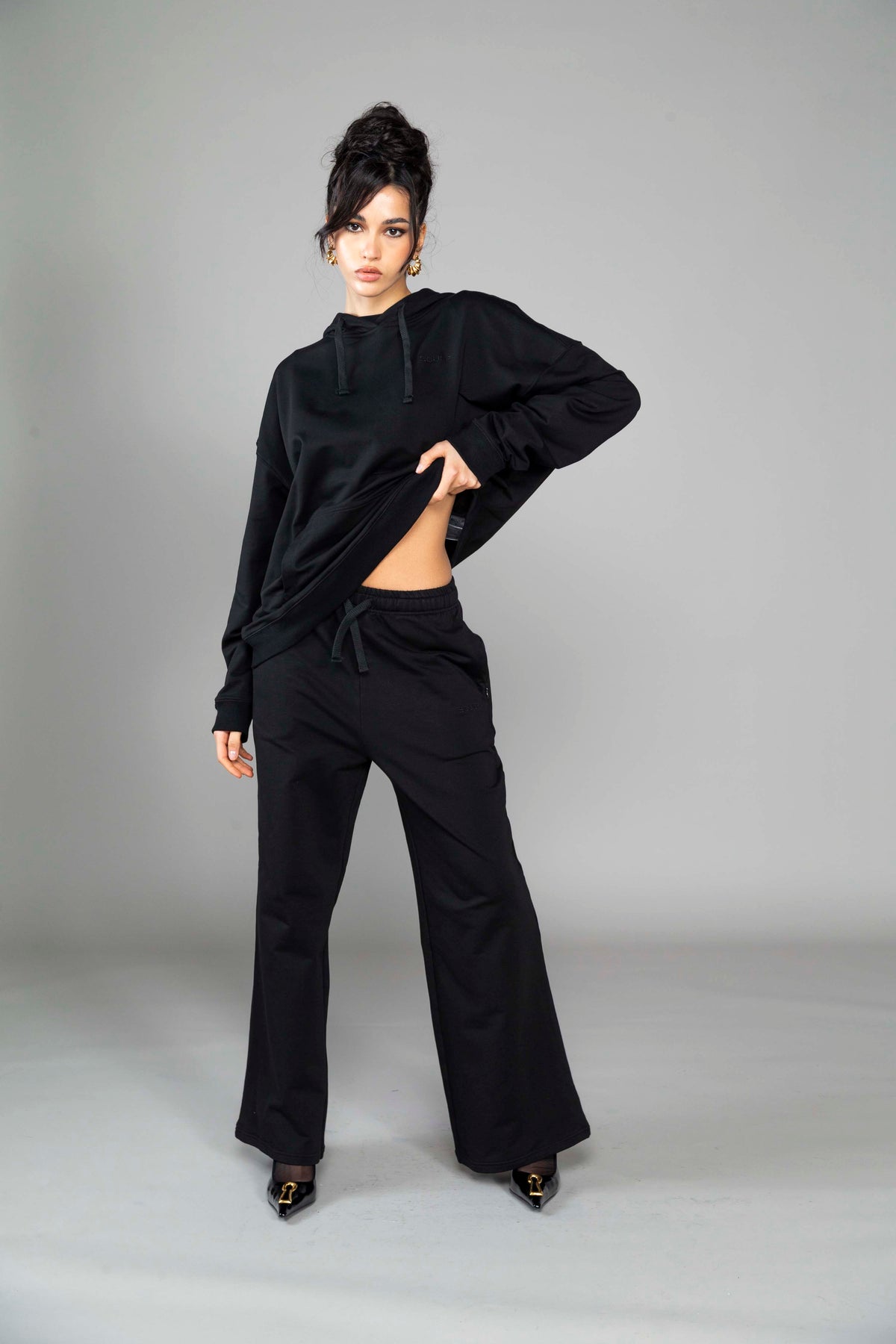 THE OVERSIZED HOODIE image 2