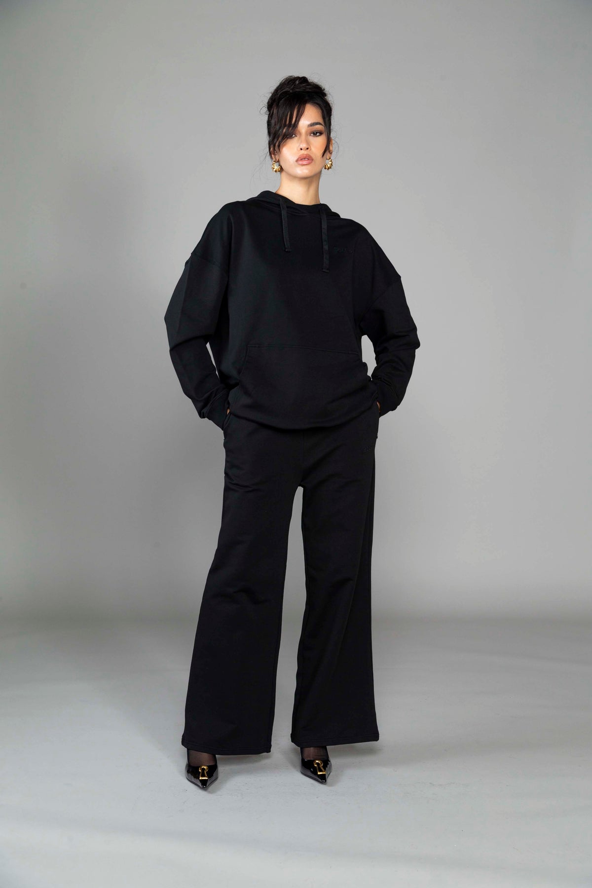 THE OVERSIZED HOODIE image 3