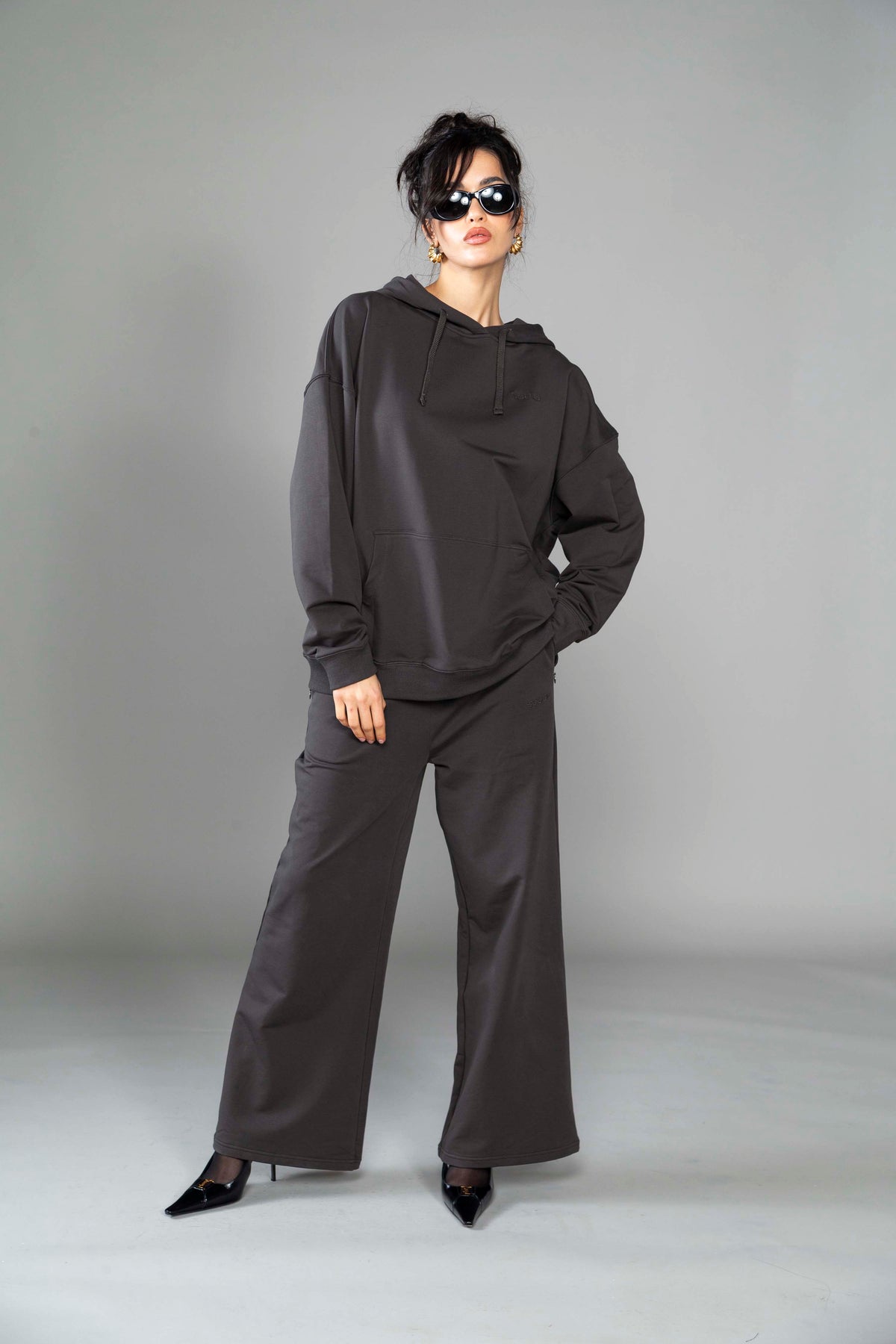 THE OVERSIZED HOODIE image 6