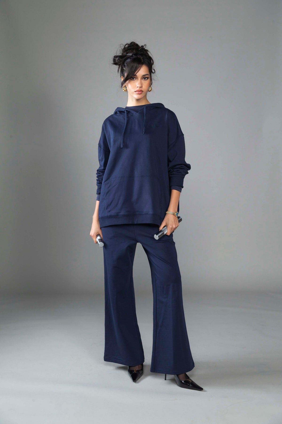 THE OVERSIZED HOODIE image 11