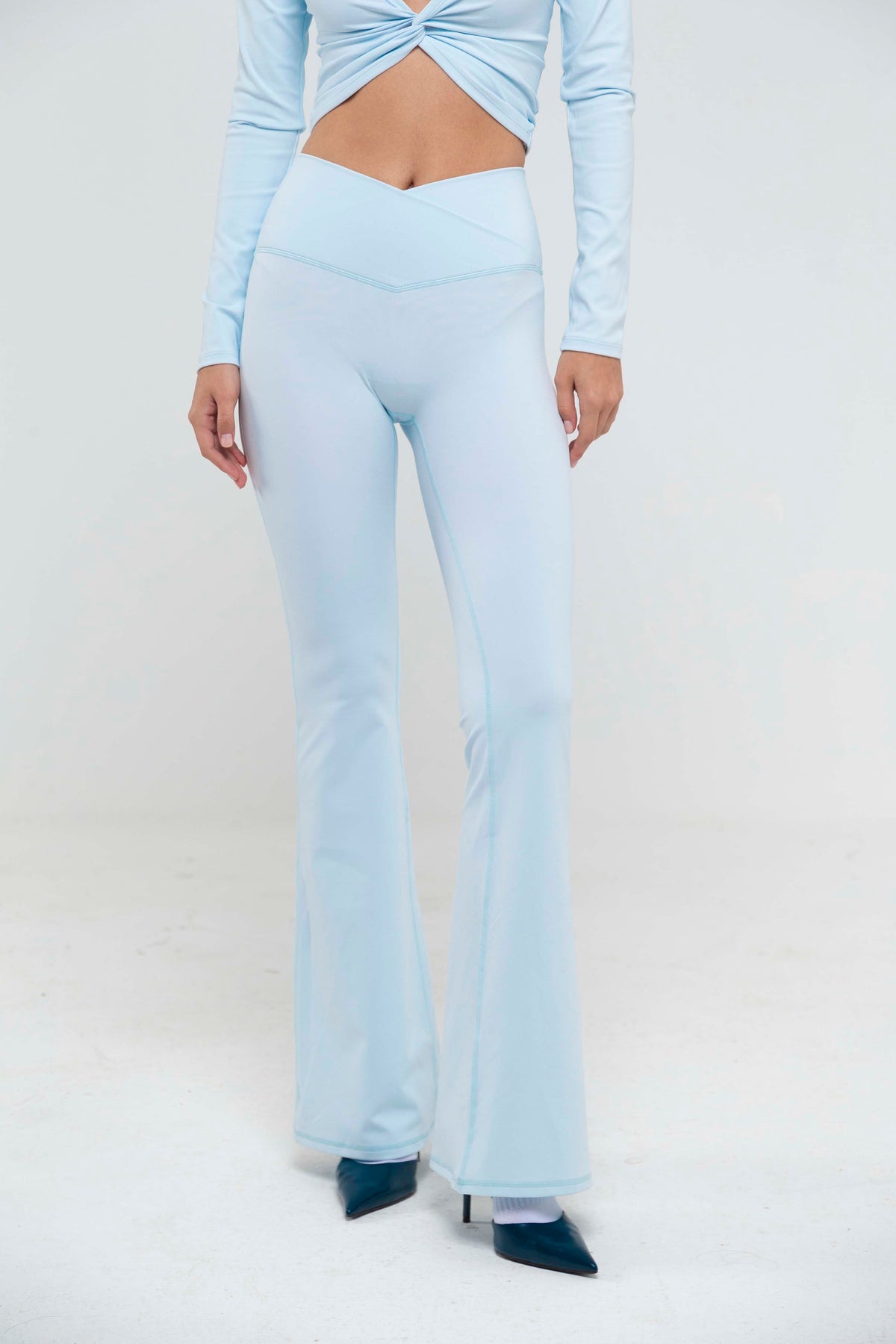 THE FLARED LEGGINGS image 27