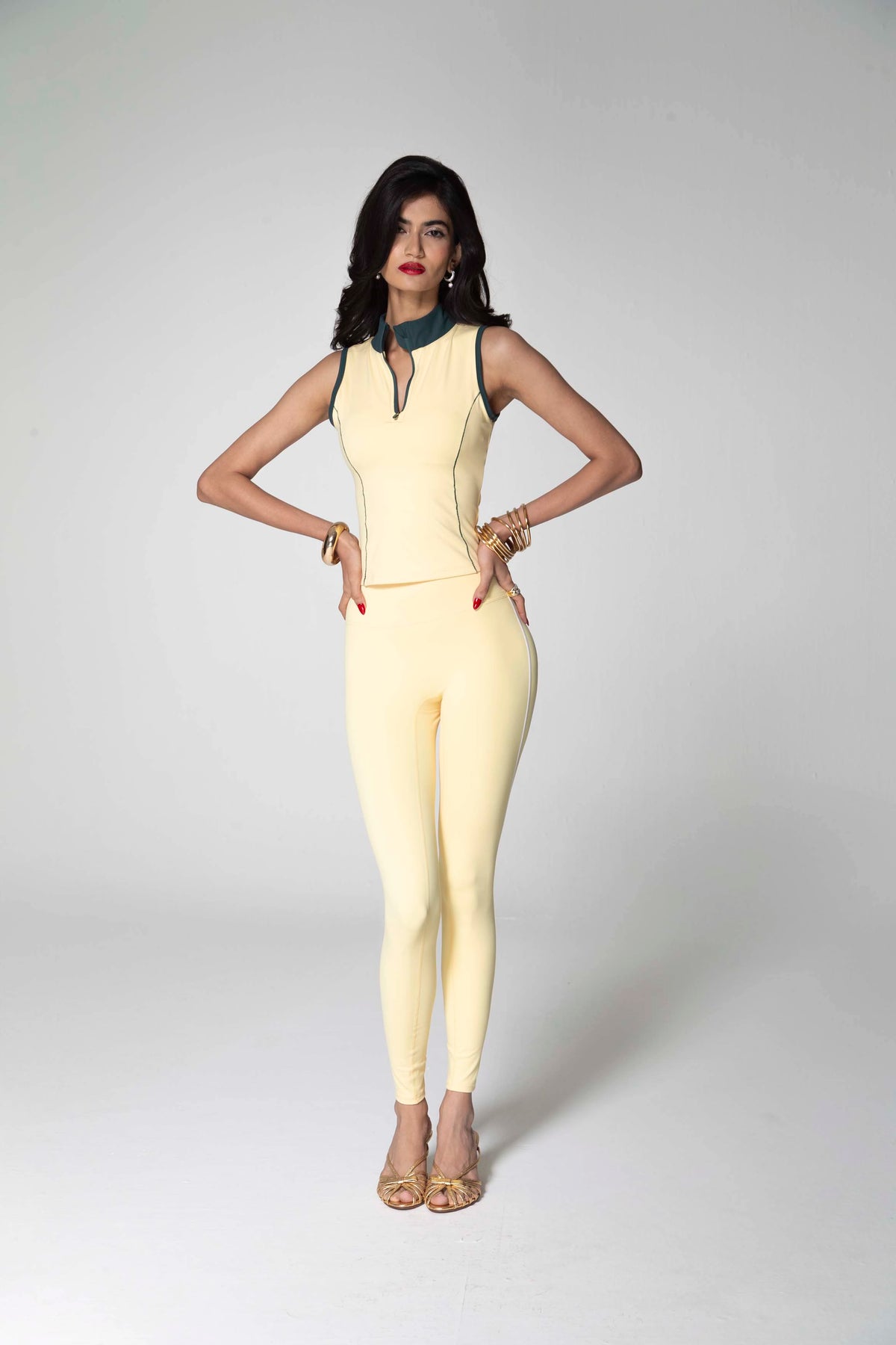 SCULPTING LEGGINGS image 10