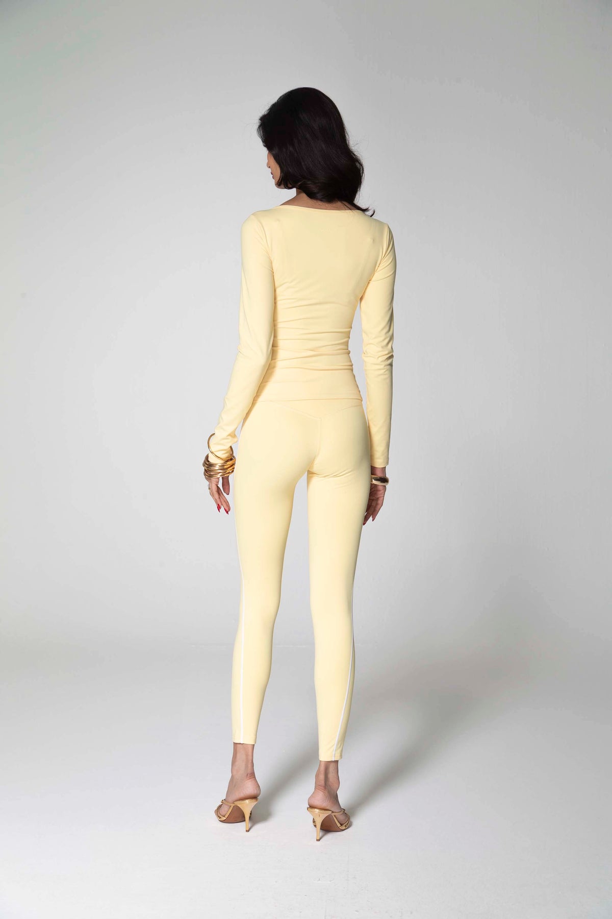 SCULPTING LEGGINGS image 11