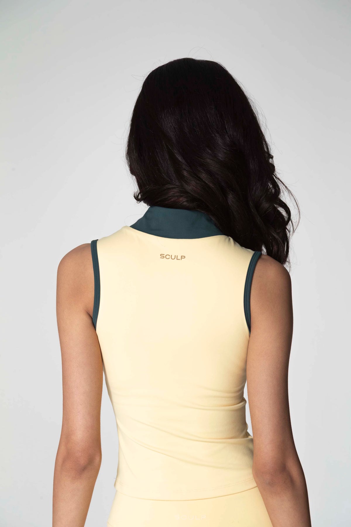 HERITAGE SLEEVELESS POLO image 9