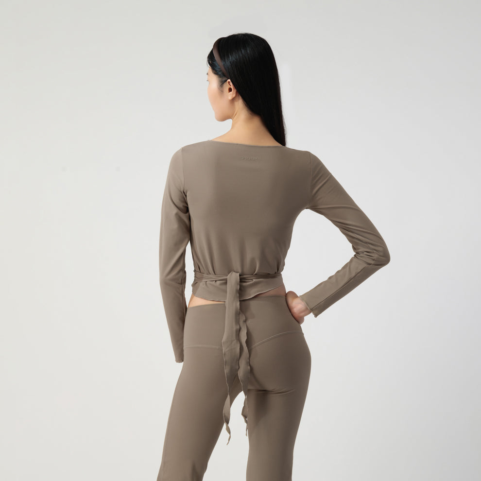 SCULPTING WRAP TOP image 18